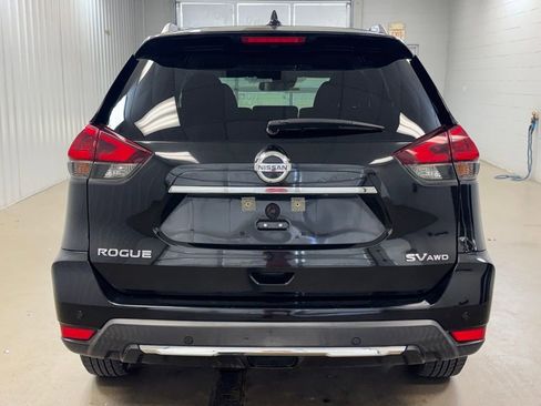 Used 2020 Nissan Rogue SV image 6