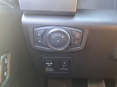 Used 2019 Ford F150 XLT w/ Equipment Group 302A Luxury AWD/4WD image 33
