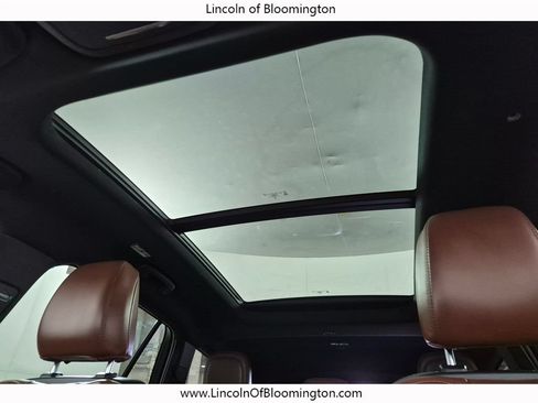 Certified 2025 Lincoln Aviator Reserve AWD/4WD image 24