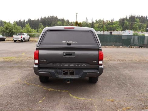Used 2022 Toyota Tacoma SR5 AWD/4WD image 6
