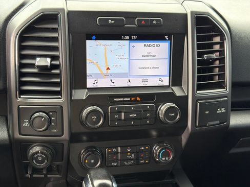 Used 2019 Ford F150 XLT w/ Equipment Group 302A Luxury AWD/4WD image 21