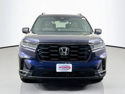 Used 2025 Honda Pilot Sport image 16