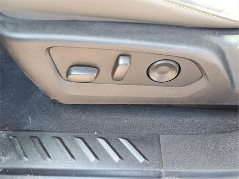 Used 2024 Chevrolet Colorado ZR2 w/ Technology Package image 12