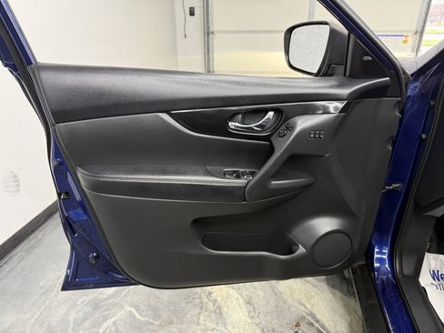 Used 2017 Nissan Rogue AWD image 10