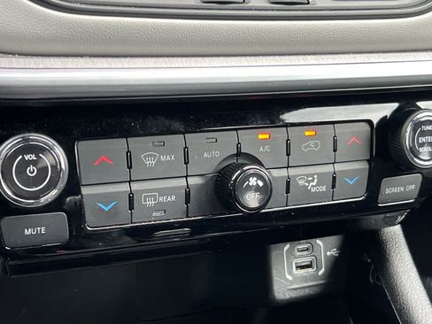 Used 2025 Jeep Compass Limited AWD/4WD image 22