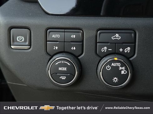 Used 2024 Chevrolet Silverado 1500 LT w/ Z71 Off-Road Package AWD/4WD image 27