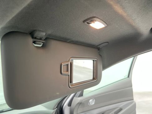 Used 2025 Hyundai Elantra SEL image 58