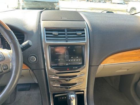Used 2013 Lincoln MKX Base image 18