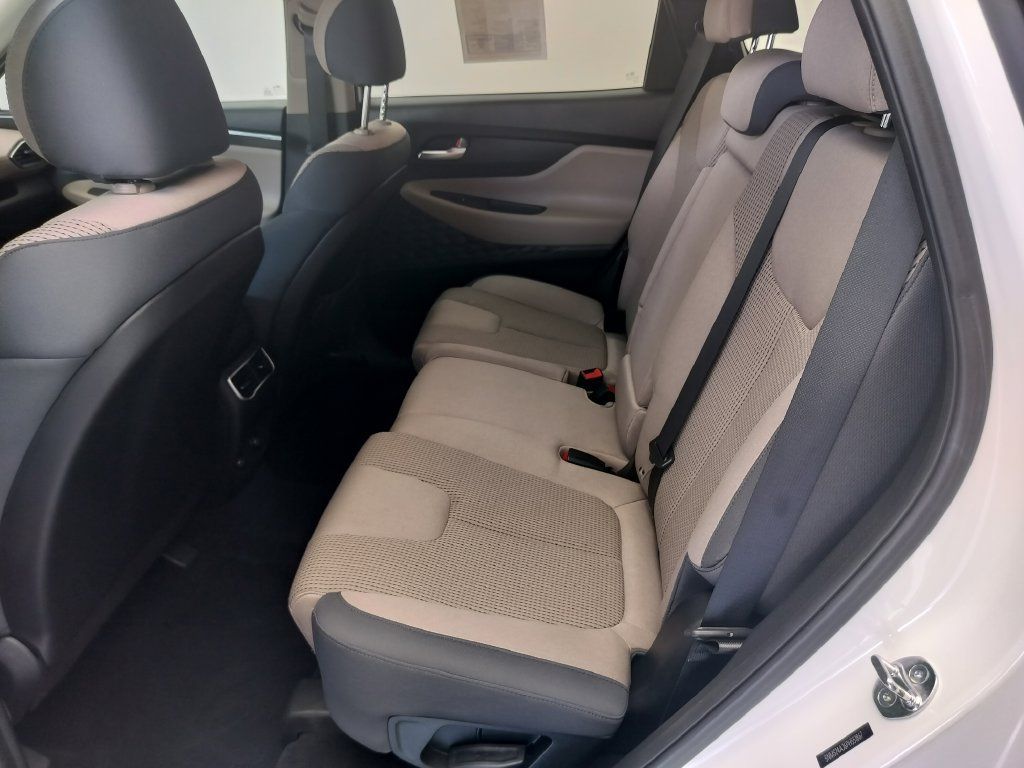 Used 2023 Hyundai Santa Fe SEL FWD image 18