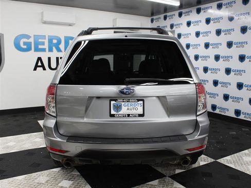 Used 2011 Subaru Forester 2.5X Premium image 3