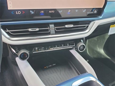 New 2026 Chevrolet Equinox EV LT image 14