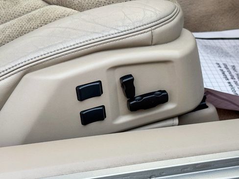 Used 2006 Cadillac XLR V image 19