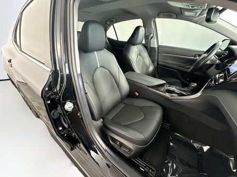 Used 2023 Toyota Camry XSE FWD image 28