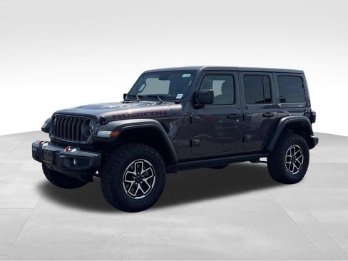 Used 2025 Jeep Wrangler Unlimited Rubicon AWD/4WD image 3