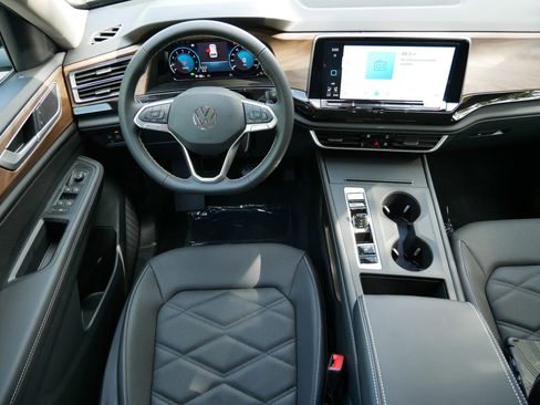 New 2026 Volkswagen Atlas SE image 9