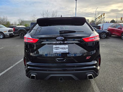 Used 2022 Ford Edge ST w/ Equipment Group 401A image 6