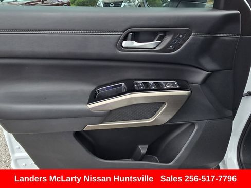 Used 2025 Nissan Pathfinder Platinum w/ Cargo Package FWD image 22