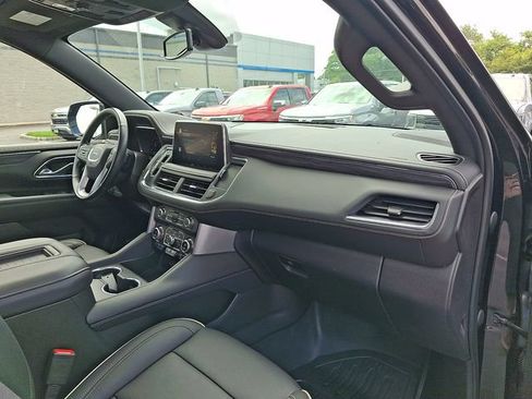 Used 2022 GMC Yukon XL SLT w/ SLT Premium Package AWD/4WD image 29