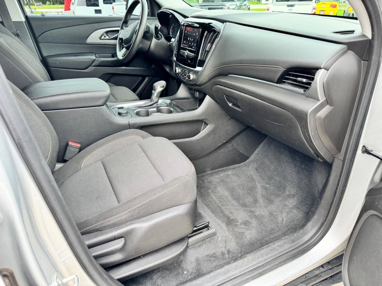 Used 2021 Chevrolet Traverse LS FWD image 12