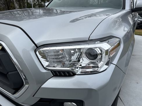 Certified 2023 Toyota Tacoma SR5 image 6