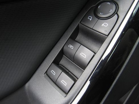 Used 2025 Chevrolet Equinox LT AWD/4WD image 20