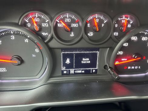 Used 2024 Chevrolet Silverado 2500 Custom w/ Custom Value Package image 19