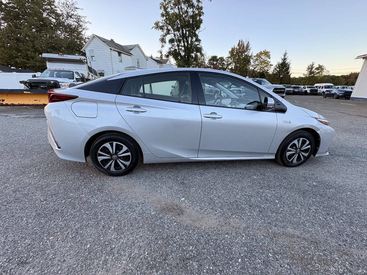 Used 2017 Toyota Prius Prime Plus FWD image 6