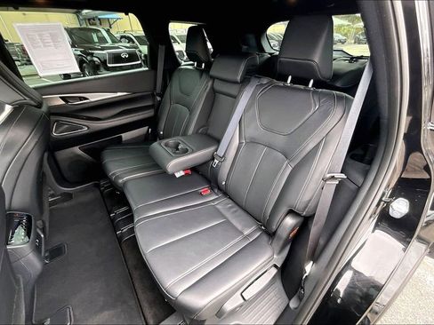 Certified 2025 INFINITI QX60 Luxe w/ Black Edition image 38