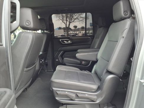 Certified 2024 Chevrolet Suburban Z71 w/ Luxury Package image 15