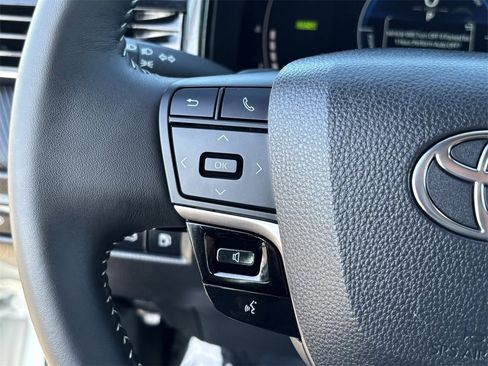 Certified 2025 Toyota Camry SE image 33