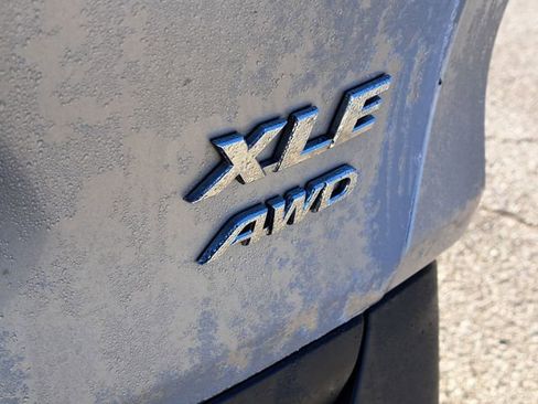 Used 2021 Toyota RAV4 XLE Premium AWD/4WD image 31