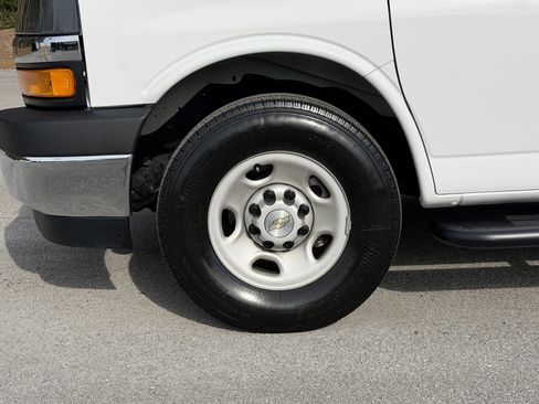 Used 2024 Chevrolet Express 2500 w/ Driver Convenience Package image 38