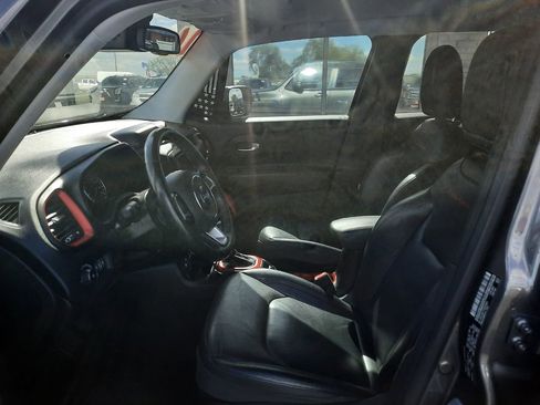 Used 2016 Jeep Renegade Trailhawk w/ Premium Trailhawk Package AWD/4WD image 6