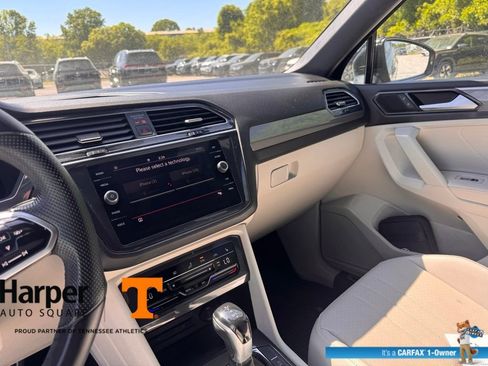 Used 2022 Volkswagen Tiguan SE R-Line image 16