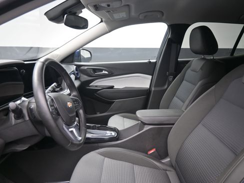 Certified 2024 Chevrolet Trax LT w/ Driver Confidence Package image 13