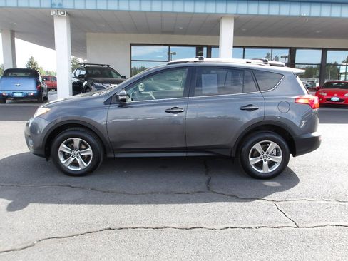 Used 2015 Toyota RAV4 XLE AWD/4WD image 2