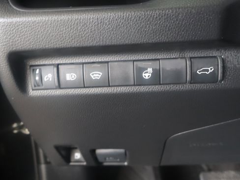 Used 2023 Toyota RAV4 SE w/ Weather & Moonroof Package image 9