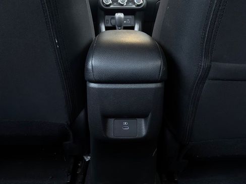 Used 2025 Nissan Versa SV FWD image 12