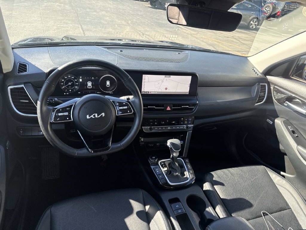 Used 2024 Kia Seltos SX w/ SX Sunroof Package AWD/4WD image 15