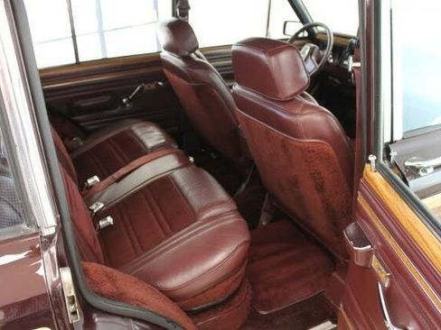 Used 1989 Jeep Grand Wagoneer image 27