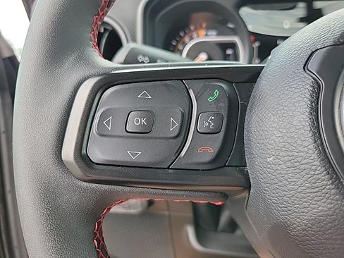 Used 2024 Jeep Gladiator Rubicon w/ Convenience Group AWD/4WD image 22