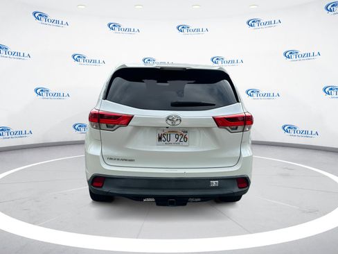 Used 2018 Toyota Highlander LE image 4