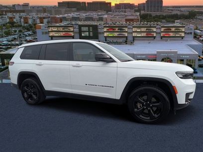 Used 2023 Jeep Grand Cherokee L Laredo