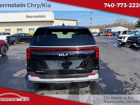 Used 2025 Kia Carnival FWD image 30