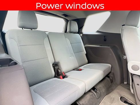 Used 2019 Chevrolet Traverse LT FWD image 22