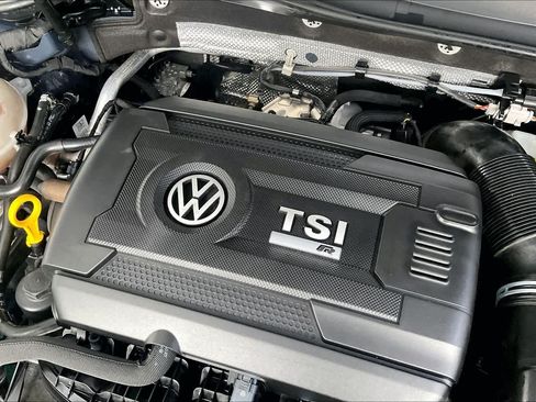 Used 2017 Volkswagen Golf R 4-Door AWD/4WD image 33