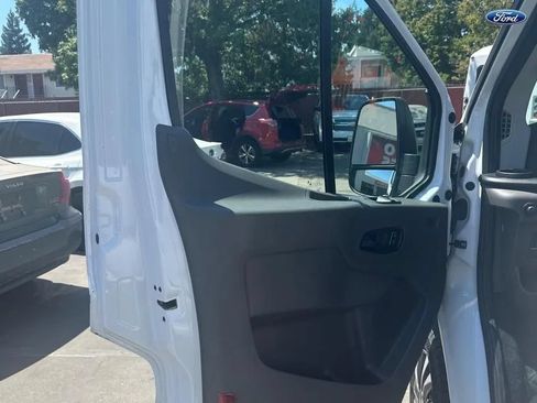 Used 2024 Ford Transit 350 XLT RWD image 9