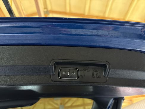 Used 2020 Ford Explorer XLT w/ Class III Trailer Tow Package image 33