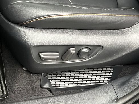 Used 2021 Toyota Sienna XSE w/ XSE Plus Package AWD/4WD image 11