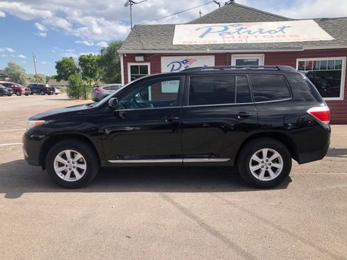Used 2013 Toyota Highlander SE AWD/4WD image 2